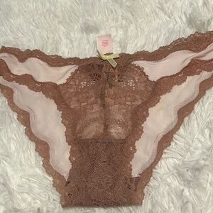 VS beige with light brown lace Small